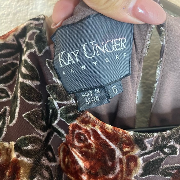 VINTAGE, RARE Kay Unger New York Crushed Velvet Scroll Floral Maxi Dress / 6 - Picture 5 of 6